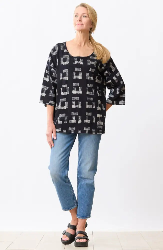 Bhavya Batik Print Scoop-Neck Tee - Black