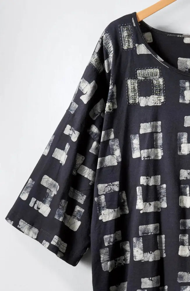 Bhavya Batik Print Scoop-Neck Tee - Black