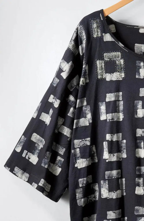 Bhavya Batik Print Scoop-Neck Tee - Black